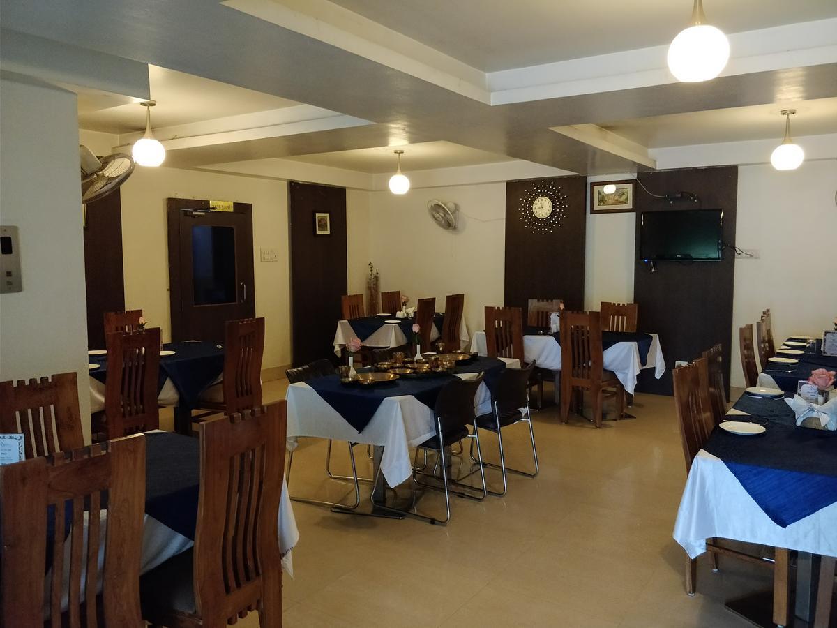 Hotel Seetal Каттак Экстерьер фото